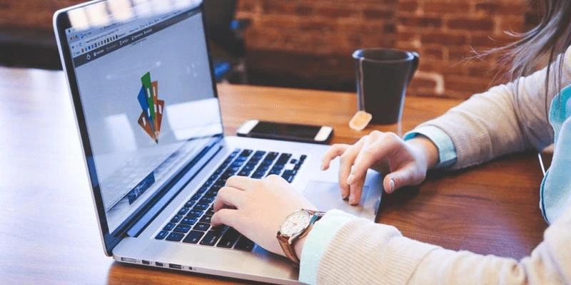 Poursuite d’étude ou insertion : Que faire après un BTS NDRC ?